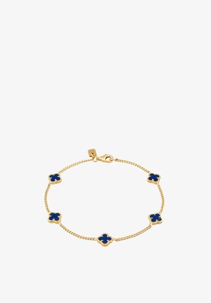 Guld kædearmbånd med fire blå blomsterformede detaljer, med en klemmedeklap og glat overflade. Detaljerne har en blank finish.