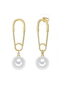 Guld-tonade örhängen med en säkerhetsnål-design, med en stor glansig vit pärla hängande från en cirkulär ögla. Transparent bakgrund ingår.