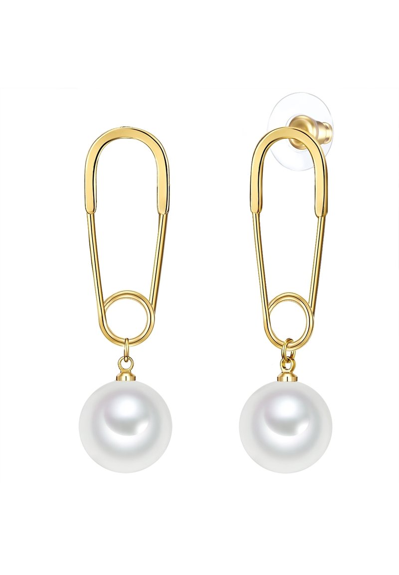 Guld-tonade örhängen med en säkerhetsnål-design, med en stor glansig vit pärla hängande från en cirkulär ögla. Transparent bakgrund ingår.