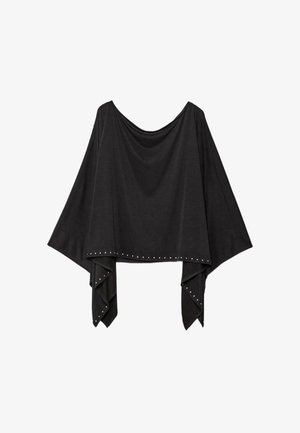 Schwarzes Poncho-Oberteil mit einem drapierten Ausschnitt, asymmetrischem Saum und silbernen Nieten entlang der Kanten. Hergestellt aus weichem, strukturiertem Stoff.
