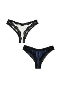 Due paia di perizomi da donna; uno bianco con rifiniture in pizzo nero, l'altro blu navy con dettagli in pizzo nero.