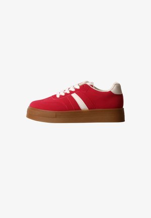 Super Mode, BASKET BASSE À LACETS SUPER MODE - Sneakers - rouge
