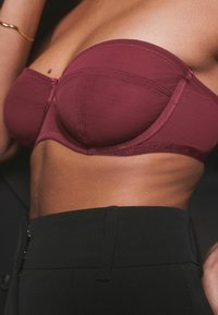 Self. NON PAD WIRED STRAPLESS - Mitmeti kinnitatav / paelteta rinnahoidja - burgundy red