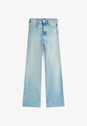 Lyseblå vide jeans med rå kant, fremstillet af denim. Har et fem-lomme design og en knappelukning i taljen.