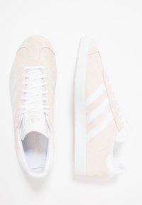 adidas Originals GAZELLE UNISEX - Tenisky - footwear white