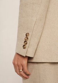 Reiss DEVON DOUBLE-BREASTED - Bleiseri - neutral