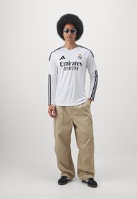 adidas Performance REAL MADRID 24/25 LONG SLEEVE HOME - Klubbkläder - white