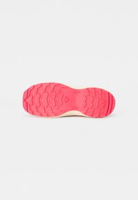 Salomon XA PRO V8 UNISEX - Trekingové boty - ginger/almond milk/rouge red