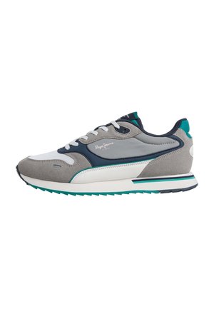 Grauer, marineblauer, weißer und türkisfarbener Sneaker mit weißen Schnürsenkeln, strukturierter Sohle und „Pepe Jeans London“-Logo an der Seite.