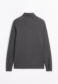 Grijs poloshirt met lange mouwen en een kraag, gemaakt van een effen gestructureerde stof, met knoopaccenten op de manchetten en een rechte zoom.