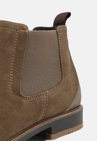 Pier One Kotníkové boty - taupe