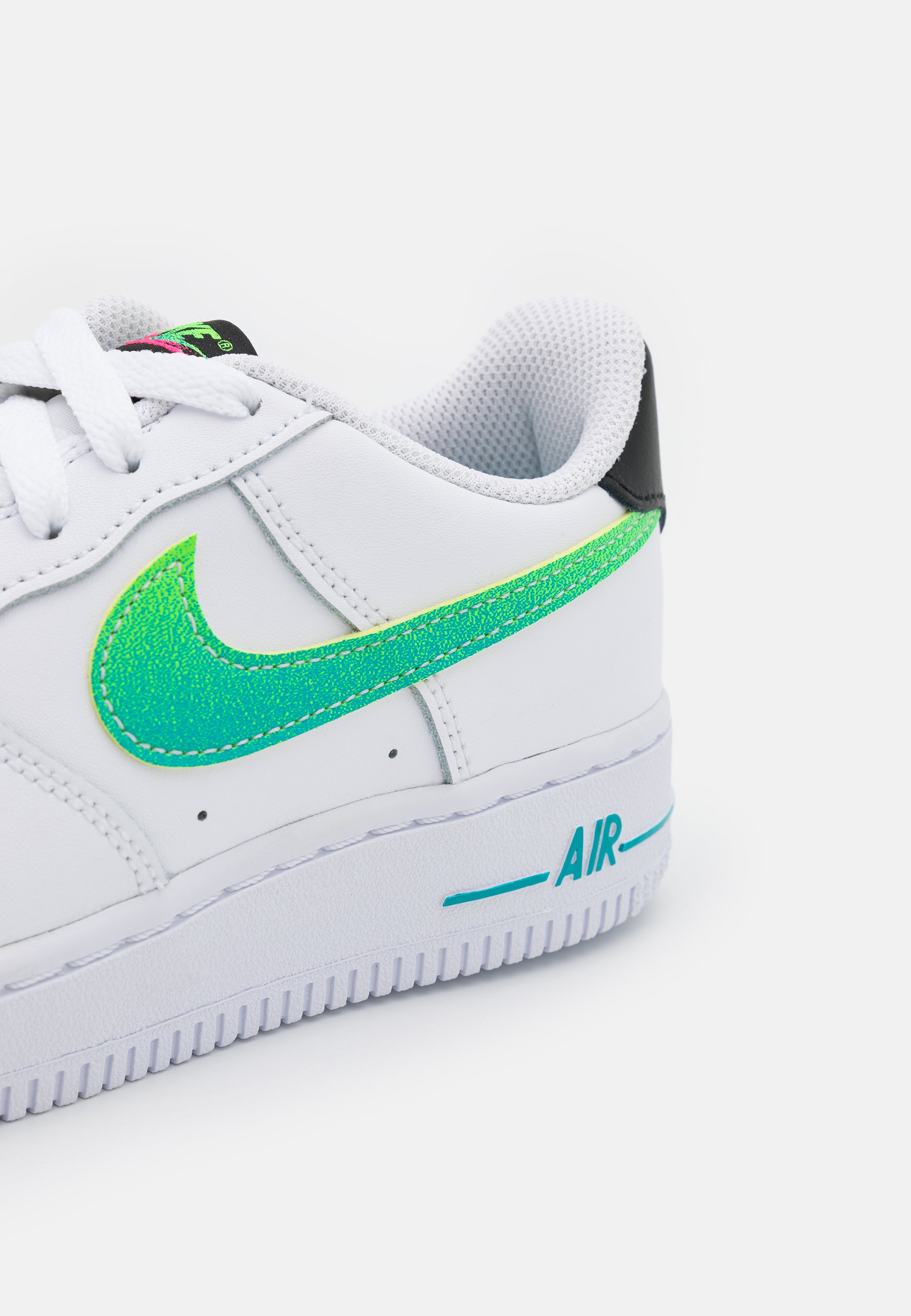 nike air force 1 lv8 unisex