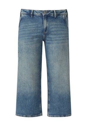 Jean en denim bleu clair à jambe large avec un ourlet brut, dotés de poches avant, d'une fermeture à boutons et d'une légère décoloration pour la texture et la profondeur.