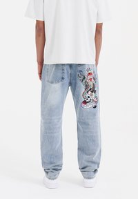 NYC-SKULL TATTOO GRAPHIC - Relaxed fit jeans - bleach
