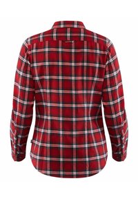 Rood en zwart geruite flanellen overhemd met lange mouwen, een button-down kraag en een afgeronde zoom. Bevat witte en blauwe accenten in het patroon.