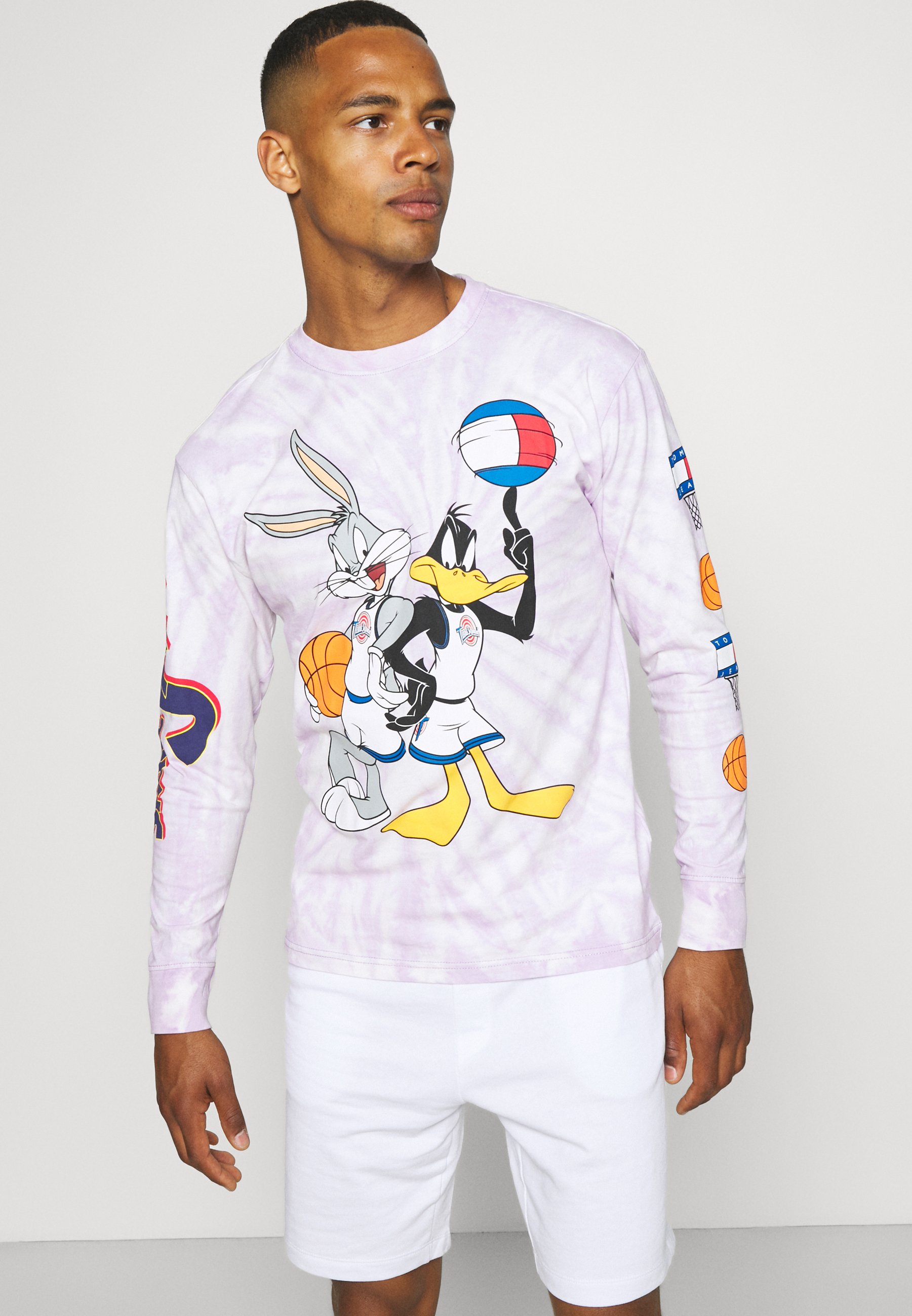 Tommy Jeans ABO TJU X SPACE JAM TEE UNISEX - Ilgarankovis viršutinės dalies  drabužis - lilac dawn/alyvinė - Zalando.lt