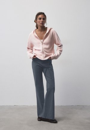 PULL&BEAR, HOODED ZIP-UP - CARDIGAN - Gilet - pink