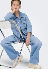 ONLY GIRLS Sirgete säärtega teksad - light blue denim