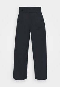 Vysoké černé kalhoty s širokými nohavicemi, které mají dvě přední kapsy a dva kulaté černé knoflíky na pasu. Hladká textilie.