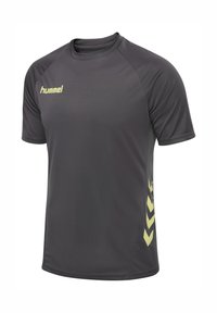 Dunkelgraues Sport-T-Shirt mit kurzen Ärmeln, mit gelbem "hummel"-Logo auf der Brust und gelben Chevron-Streifen an der linken Seitennaht.