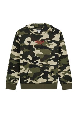 Hoodie camouflage en vert et beige avec une poche avant, un capuchon à cordon de serrage et un logo "GUESS" rouge. Fabriqué en tissu doux pour plus de confort.