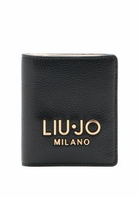 Portafoglio in pelle nera con superficie texturizzata, dotato di un logo dorato "LIU•JO MILANO" sulla parte anteriore. Design compatto a forma quadrata.