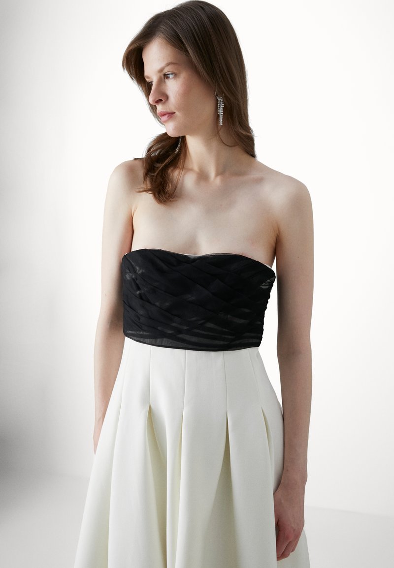 cinq a sept black and white dress cinq a sept black/white sleeveless cutout fit