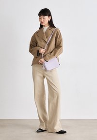 BOSS LIRIEL CROSSBODY - Axelremsväska - light pastel purple