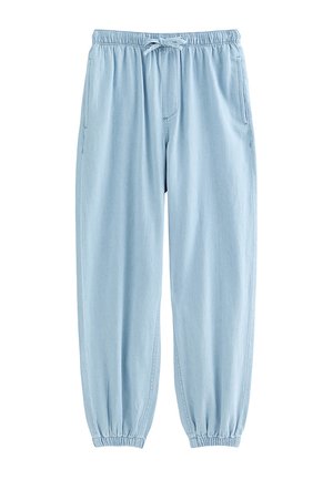 Jasnoniebieskie casualowe spodnie z elastycznym pasem, sznurkiem do regulacji, bocznymi kieszeniami i elastycznymi ściągaczami przy kostkach, przedstawione na białym tle.