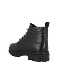 s.Oliver Botines con cordones - black