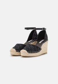 KARL LAGERFELD KAMINI MID EMBRO ANKLE LOOP - Saltos plataforma - black