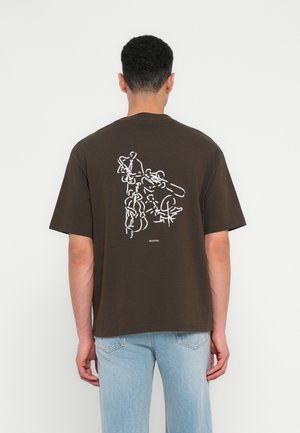 SLHRELAXARI GRAPHIC TEE - Marškinėliai su spaudiniu - brown