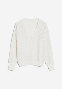 Pull en maille côtelée blanche avec encolure en V, épaules tombantes et manches longues à revers. Tissu texturé avec une coupe décontractée.
