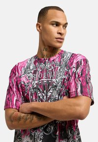Carlo Colucci - T-shirt z nadrukiem