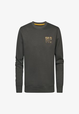 Sweatshirt gri închis, cu guler rotund, mâneci lungi. Prezintă o mică grafică galbenă pe piept. Textură moale, potrivire lejeră, manșete și tiv ribbate.