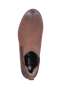 Brązowe skórzane botki za kostkę z elastycznymi panelami bocznymi, okrągłym noskiem i teksturowaną wkładką wewnętrzną. Miękka podszewka widoczna przy otworze kostki.