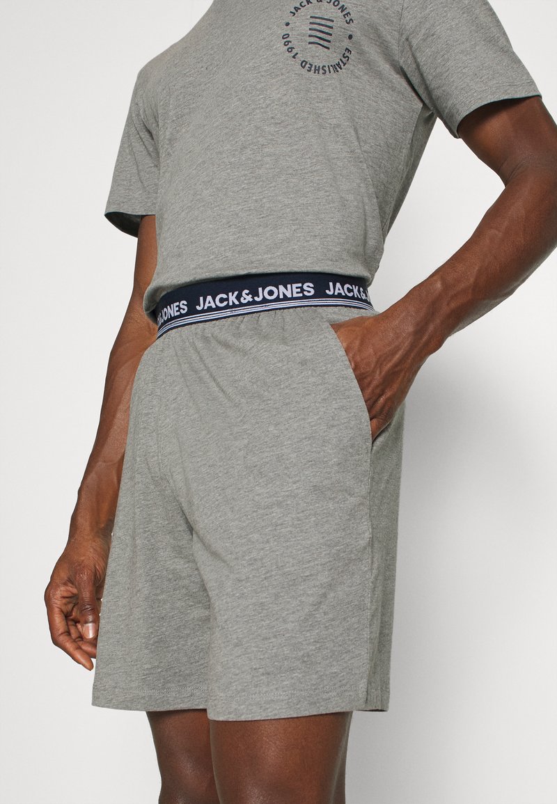 Herren Pyjamas | Jack & Jones JACTURBO TEE AND SHORTS GIFTBOX Pyjama light grey melange/grau - DW88643 Herren Pyjamas | Jack & Jones JACTURBO TEE AND SHORTS GIFTBOX Pyjama light grey melange/grau - DW88643
