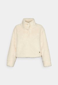 Trumpas dirbtinio kailio švarkas off-white spalvos, su aukštu apykakle, mygtukais ir subtilia tekstūra. Turėtų logotipo akcentą apatinėje dalyje.
