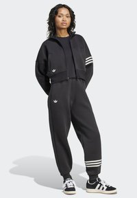 adidas Originals NEUCLASSICS TRACK - Jaka ar rāvējslēdzēju - black cloud white