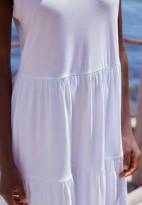 Next SLEEVELESS CREW NECK TIERED STANDARD - Maxi šaty - white