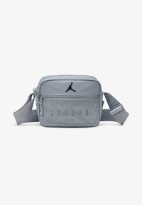 Неизбран, wolf gray