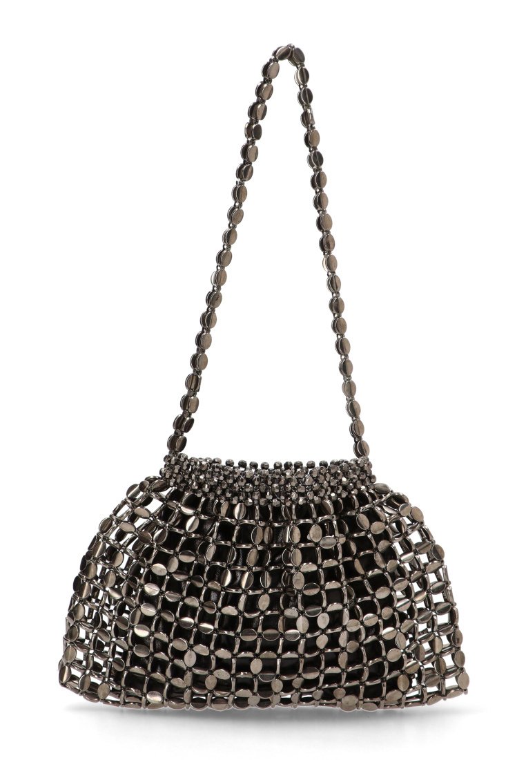 Bolso de mano de malla metálica con forma ovalada, con una correa de cuentas y parte superior fruncida. Presenta patrones circulares y un acabado texturizado en tonos apagados.
