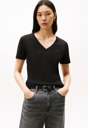 Tommy Hilfiger, SLIM CODY V NECK - T-Shirt basic - black