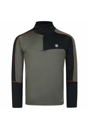 Pullover mit kurzem Reißverschluss in olivgrün und schwarz. Verfügt über kontrastierende Schulterpaneele, orangefarbene Nähte und ein kleines Logo auf der Brust.
