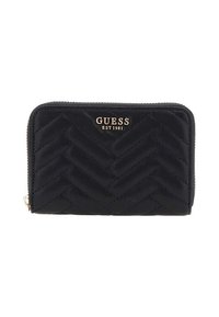 Portefeuille en cuir noir avec un matelassage en chevrons, fermeture éclair et logo doré embossé. Forme rectangulaire compacte, texture lisse, design minimaliste.