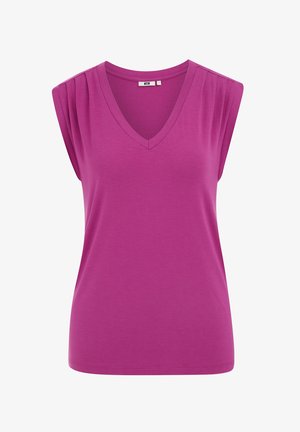 Top magenta fără mâneci, cu decolteu în formă de V și detalii pliuri pe panourile umerilor, realizat dintr-un material moale și neted.
