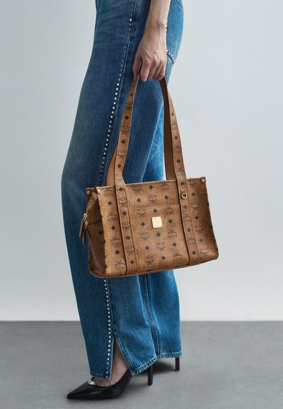 MCM AREN TOTE  - Τσάντα χειρός - cognac