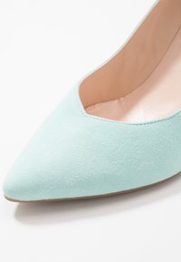 Peter Kaiser Classic heels - mint