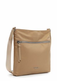 Beige Umhängetasche aus glattem synthetischem Material, mit einer Vorderreißverschlusstasche, verstellbarem Schultergurt und silbernem Logo-Details.