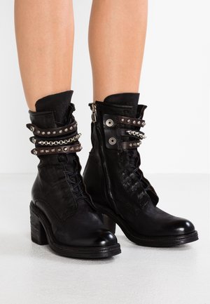 Cowboy-/Bikerstiefelette - black